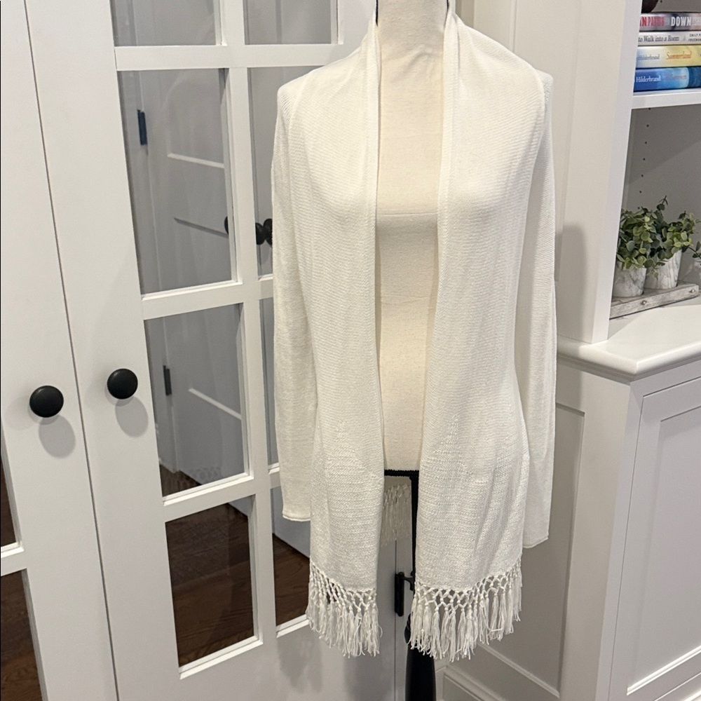 Lily Pulitzer Elegant White Women's Sweater with Fringe